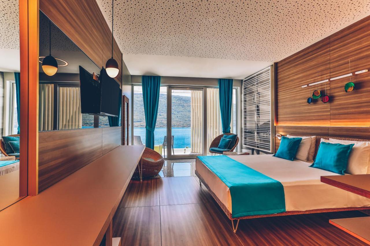 Carine Hotel Kumbor Superior Herceg Novi Eksteriør billede