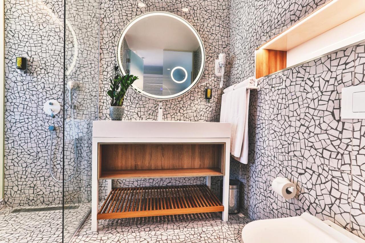 Carine Hotel Kumbor Superior Herceg Novi Eksteriør billede
