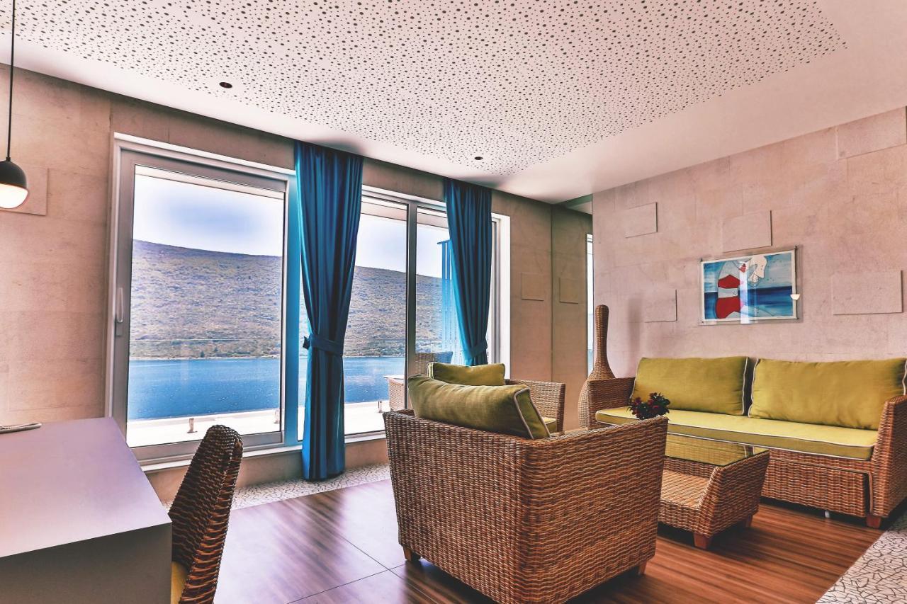 Carine Hotel Kumbor Superior Herceg Novi Eksteriør billede