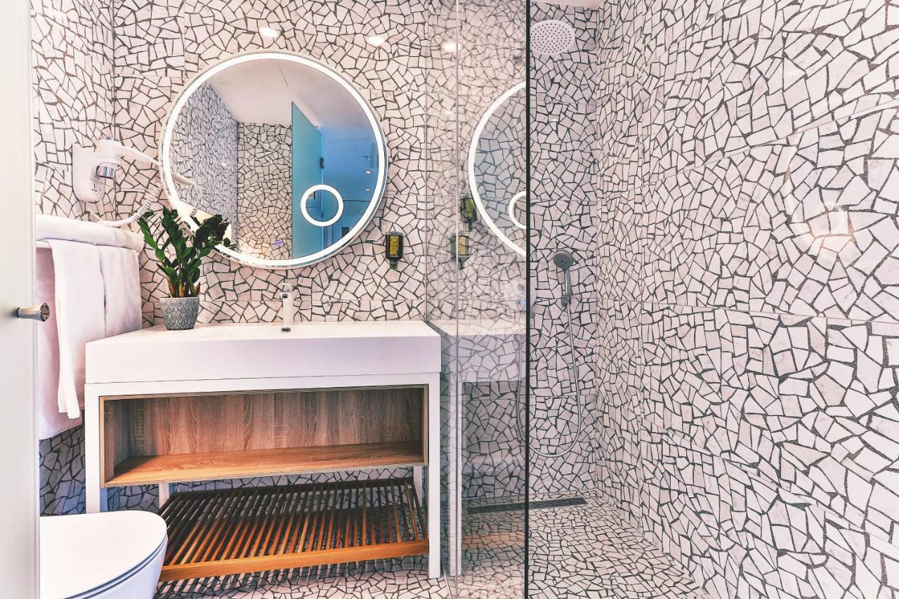 Carine Hotel Kumbor Superior Herceg Novi Eksteriør billede