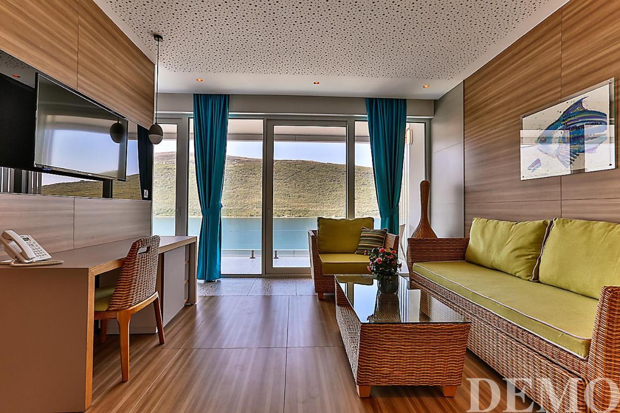 Carine Hotel Kumbor Superior Herceg Novi Eksteriør billede