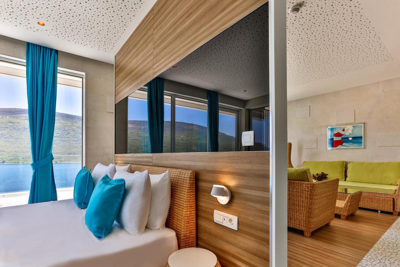 Carine Hotel Kumbor Superior Herceg Novi Eksteriør billede